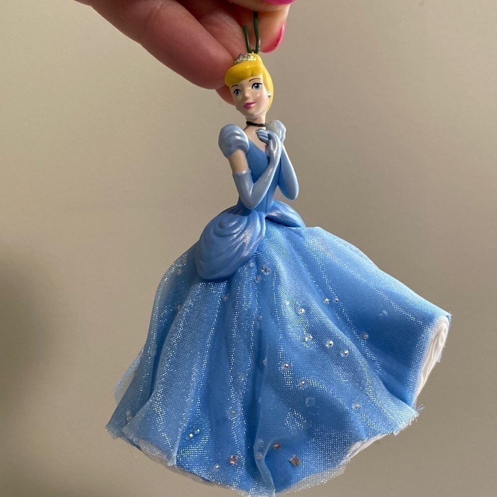 HALLMARK Keepsake Disney Cinderella a Vision in Blue Ornament 2013 NWT